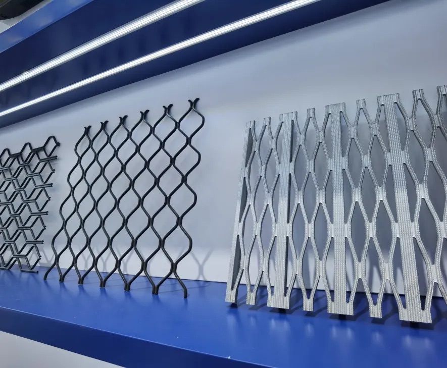 中亞鋁業 “鋁” 光閃耀:廣交會首日現場搶“鮮”看!(圖9) 中亞鋁業 “鋁” 光閃耀:廣交會首日現場搶“鮮”看!(圖9)